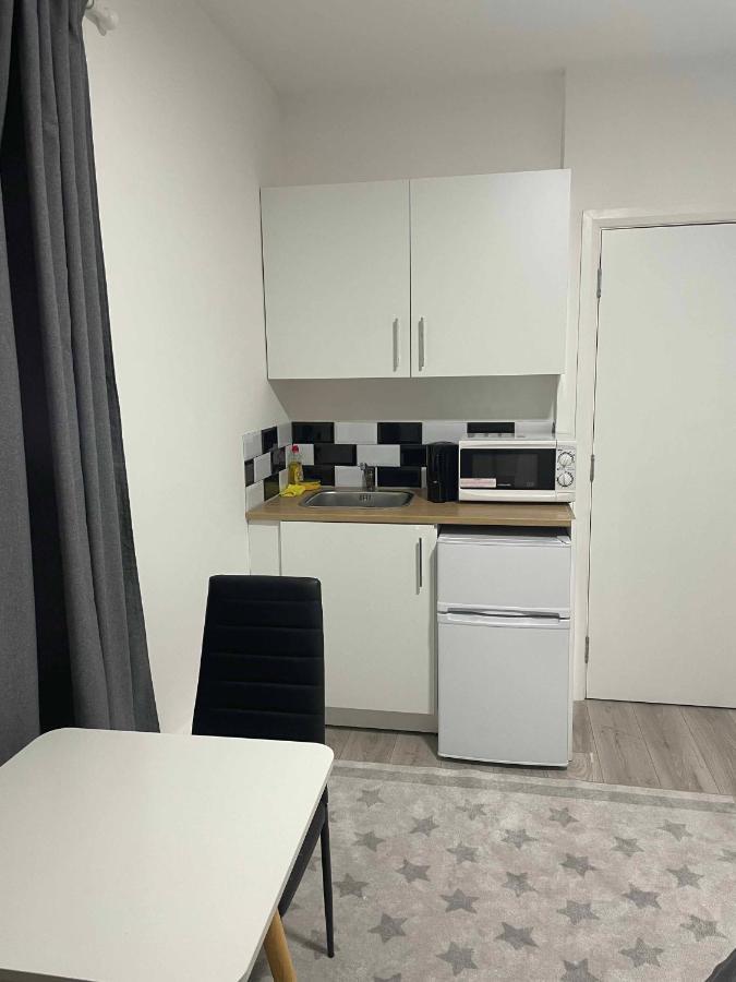 Studio Flat Private Bathroom Wc And Kitchenette London Luaran gambar
